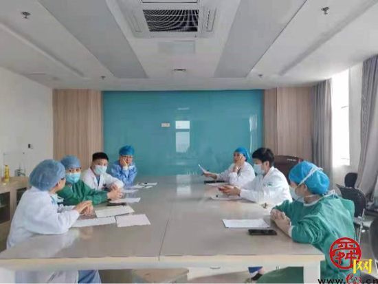  步行者哈利伯顿手术成功，归期暂未定  